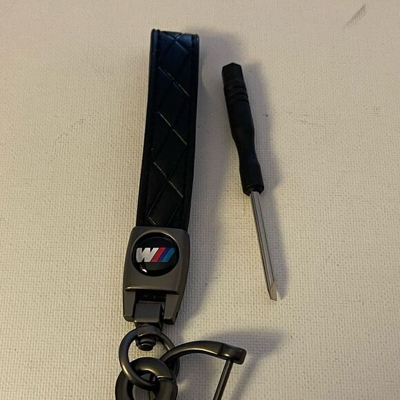 BMW Motorsports logo Key Fob Keychain in Black Leather NWT - Picture 3 of 5